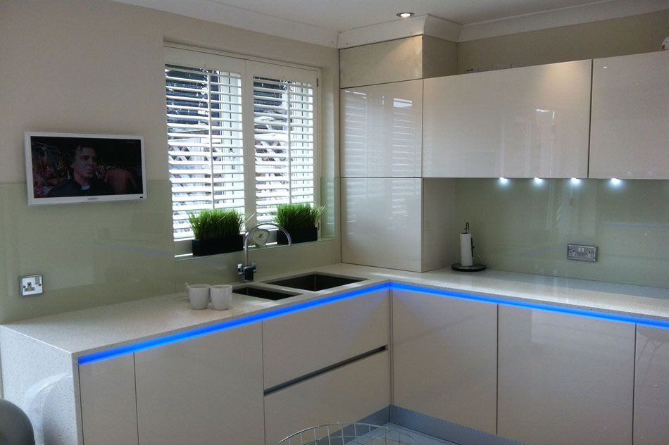 Wood Shutters for Kitchens and Bathrooms